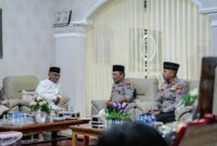 Kapolda Jatim Irjen Pol Drs. Nanang Avianto kunjungan ke Ketua MUI