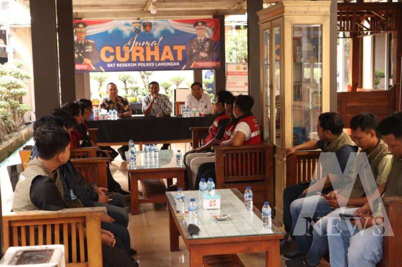 Satreskrim Polres Lamongan bersama komunitas ojol