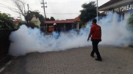 Polsek Driyorejo lakukan Fogging Disinfektan dan Anti DBD