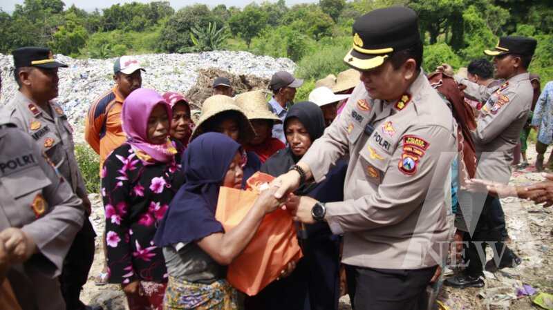 Kapolres Sumenep AKBP Henri Noveri Santoso saat baksos