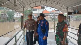 Polres Gresik lakukan pencarian wanita tenggelam di sungai Kalimas