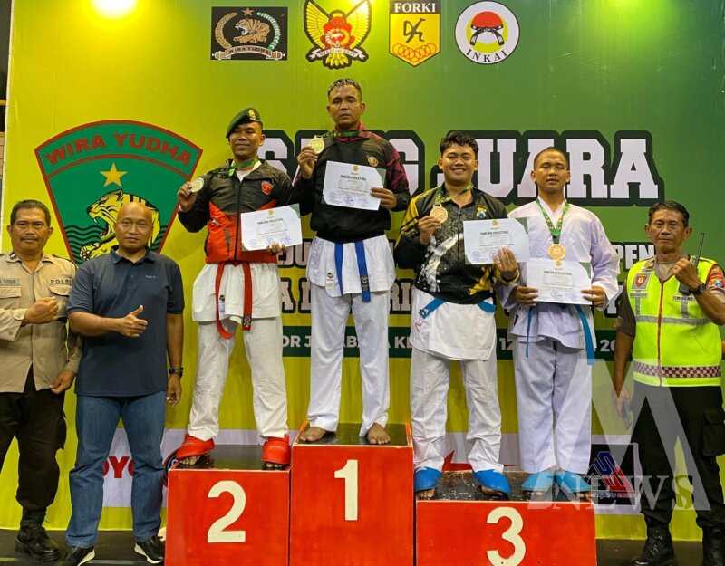 Anggota Polres Kediri Kota di kejuaraan Karate Piala Danbrigif 16/WY