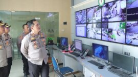 Kapolres Nganjuk AKBP Henri Noveri Santoso cek ruang d pelayanan publik
