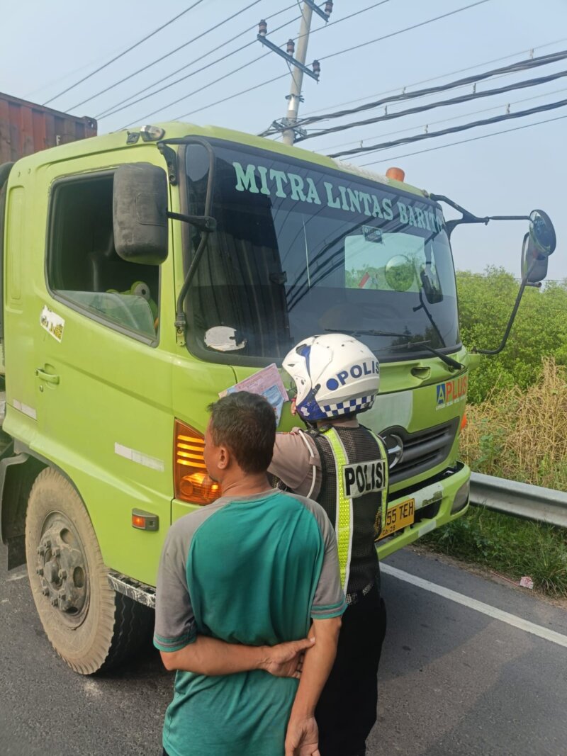 Satlantas Polres Gresik tindak sopir truk