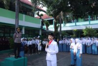 Wakapolres Situbondo Kompol Indah Citra Fitriani pimpin upacara bendera