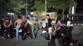 Polres Nganjuk lakukan penyekatan penggembira konvoi IKSPI Kera Sakti