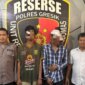 Tersangka diamankan Polisi beserta barang buktinya