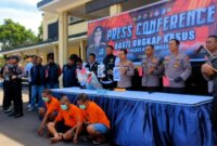 Polisi tangkap tersangka Curas beserta barang buktinya