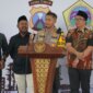 Kapolres Gresik AKBP Rovan Richard Mahenu dan Bupati Gresik Gus Yani