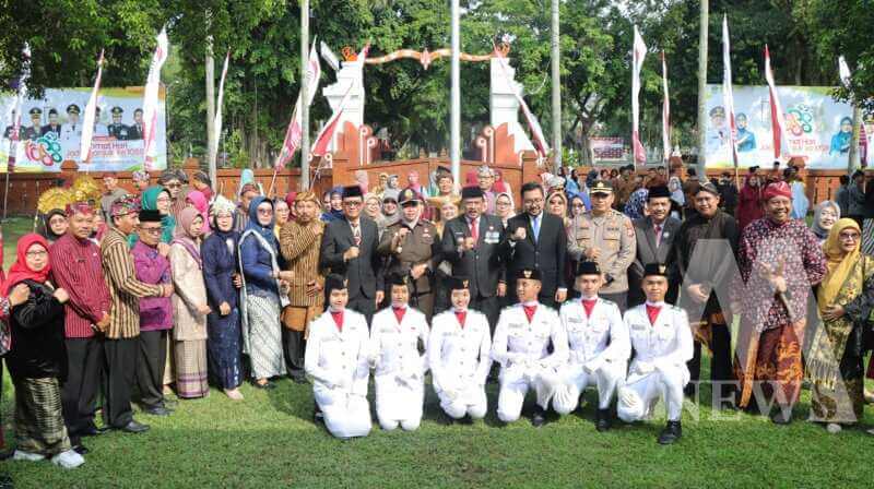 Kapolres Nganjuk AKBP Henri Noveri Santoso saat peringatan Hardiknas