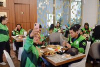 Ojol Makan Siang di Giri Raos Restaurant