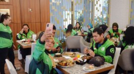 Ojol Makan Siang di Giri Raos Restaurant