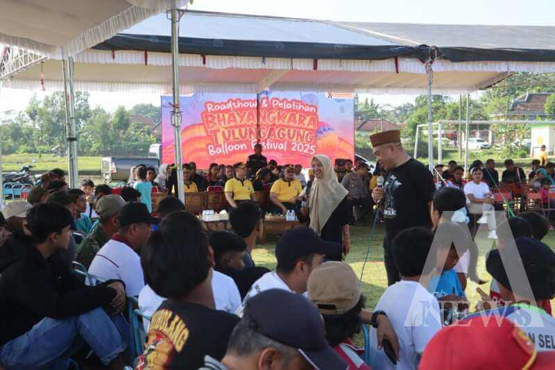 Polres Tulungagung gelar pelatihan terbangkan balon udara