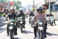 Kapolres Kediri Kota AKBP Bramastyo Priaji bersama Subdenpom V/2-2 Kediri patroli Kamtibmas