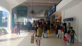 Pengguna KA selama long weekend hari raya Waisak