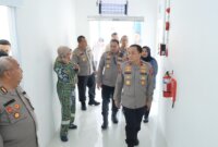 Wakapolda Jatim Brigjen Pol Dr. Pasma Royce tinjau lokasi rencana pembangunan gudang di Mojokerto