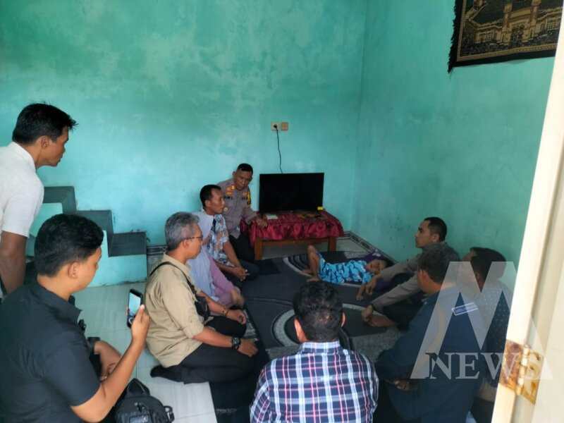 Kapolres Pacitan AKBP Ayub Diponegoro Azhar kunjungi anak penderita Hidrosefalus