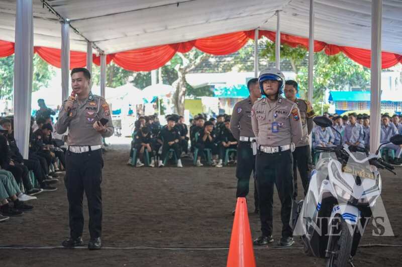 Polres Jember gelar ponpes road safety