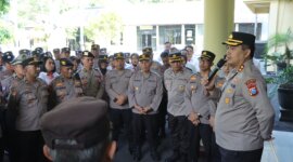 Kapolres Nganjuk AKBP Henri Noveri Santoso beri arahan anggota