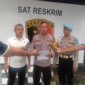 Kasi Humas Polres Pelabuhan Tanjung Perak Iptu Suroto berikan keterangan