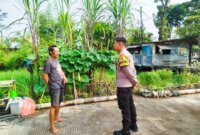 Bhabinkamtibmas Polsek Bagor cek pekarangan warga