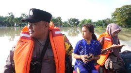 Polres Tuban bantu warga terdampak luapan bengawan Solo