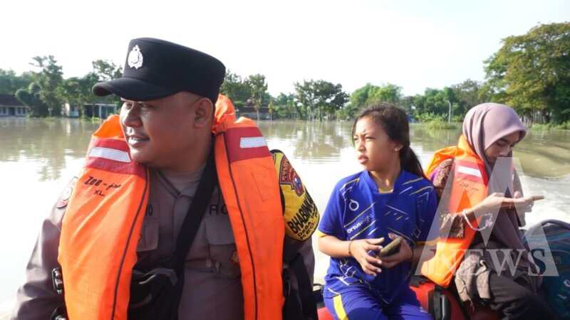 Polres Tuban bantu warga terdampak luapan bengawan Solo
