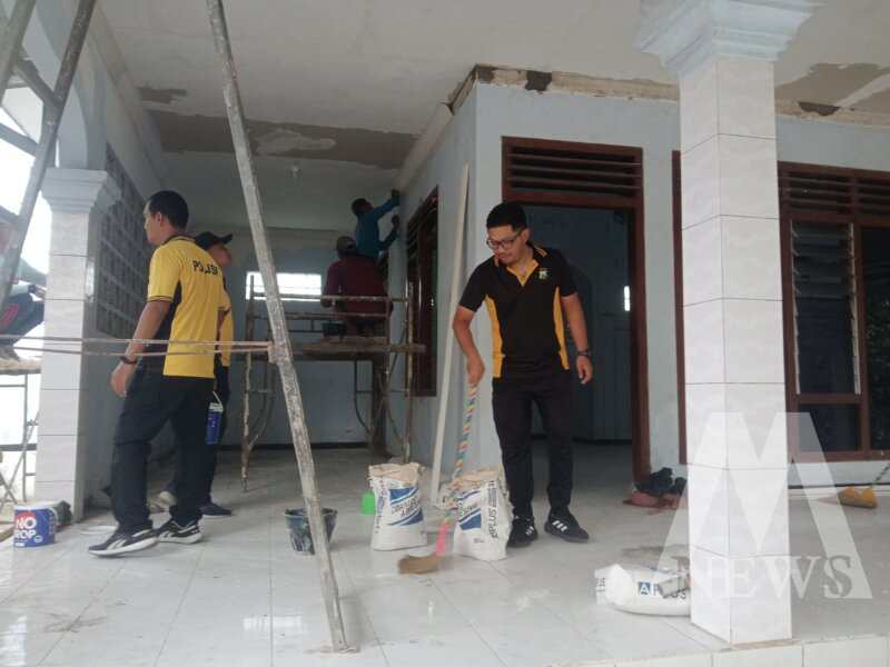 Satresnarkoba Polres Kediri renovasi mushola tersambar petir