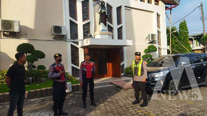 Polres Bojonegoro bersama Polsek lakukan pengamanan tempat ibadah