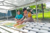 Bhabinkamtibmas bersama warga kembangkan tanaman Hidroponik