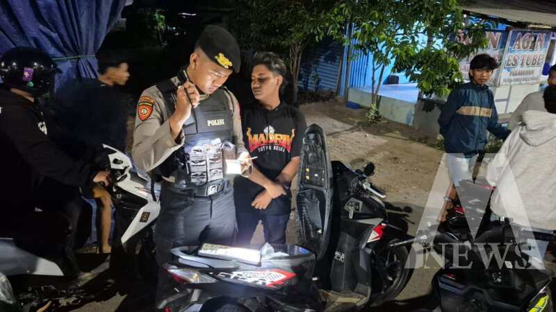 Petugas gabungan Polres Pasuruan Kota patroli premanisme dan balap liar