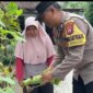 Bhabinkamtibmas Desa Senjayan cek pekarangan warga