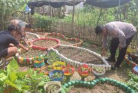Bhabinkamtibmas Polsek Bungah cek lahan pekarangan warga