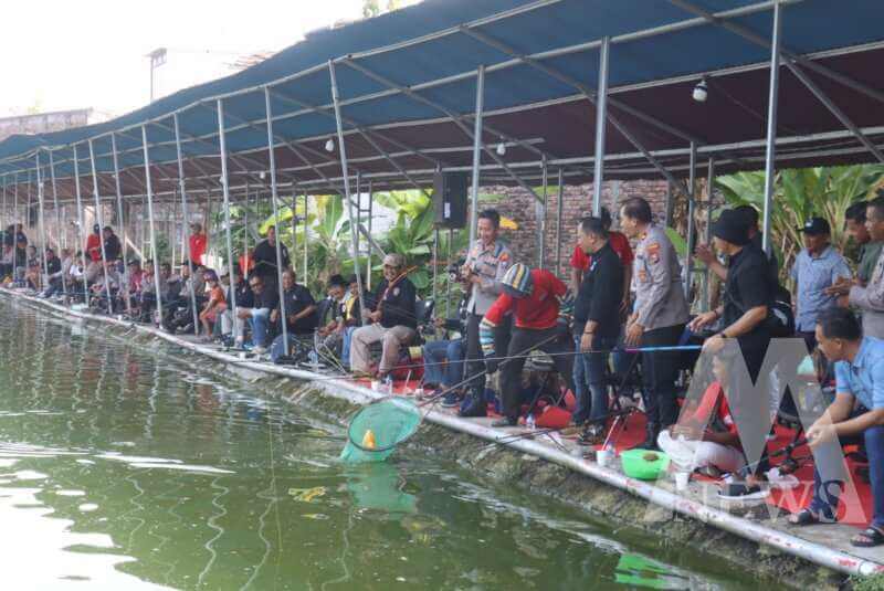 Kapolres Bojonegoro AKBP Mario Prahatinto gelar Gathering dan Mancing bareng BKP
