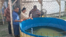 Polsek Duduksampeyan sambangi kolam budidaya lele milik warga