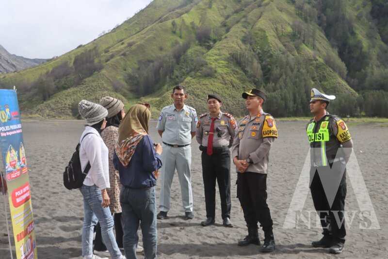 Kapolres Probolinggo AKBP Wisnu Wardana tinjau Gunung Bromo