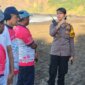 Kapolsek Ambulu AKP Latifa lakukan pengamanan wisata pantai