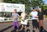 Kapolres Tuban AKBP William Cornelis Tanasale serahkan hewan qurban