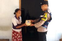 Bhabinkamtibmas serahkan daging Qurban dan sampaikan pesan Kamtibmas