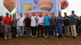 Kapolres Tulungagung AKBP Muhammad Taat Residi saat hadiri Bhayangkara Ballon Festival 2025