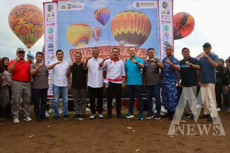 Kapolres Tulungagung AKBP Muhammad Taat Residi saat hadiri Bhayangkara Ballon Festival 2025