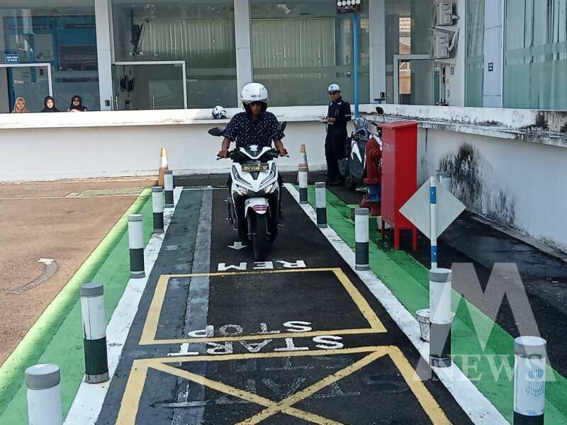 Polres Pacitan saat tes warga urus SIM