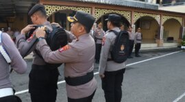 Kapolres Pelabuhan Tanjung Perak AKBP Wahyu Hidayat pimpin apel Polisi RW