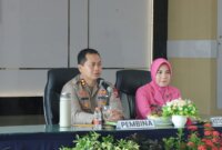 Kapolres Nganjuk AKBP Henri Noveri Santoso bersama Ketua Bhayangkari Cabang Nganjuk Ny. Agnes Henri