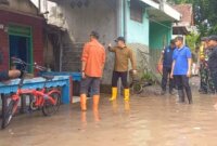 Polres Jombang beri bantuan sembako ke warga terdampak banjir