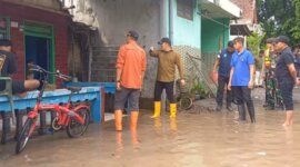 Polres Jombang beri bantuan sembako ke warga terdampak banjir