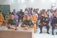 Kasdim 0817/Gresik Mayor Inf Siari saat Komsos