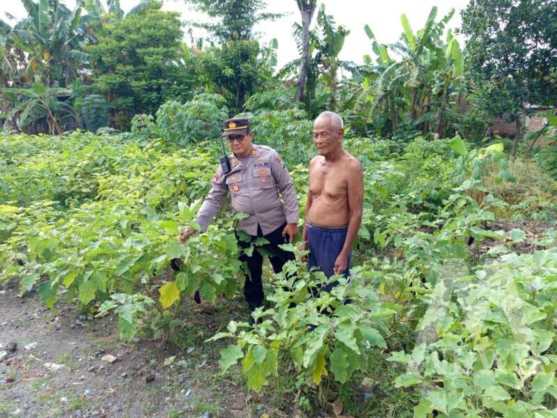 Kapolsek Patianrowo AKP Edy Suwanda sambangi warga