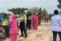 Polres Lamongan gelar Bansos di TPA Tambakrigadung