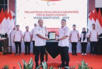Kapolda Jatim Irjen Pol Drs. Nanang Avianto Lantik Pengurus PBVSI Banyuwangi Kombespol Rama Samtama Putra